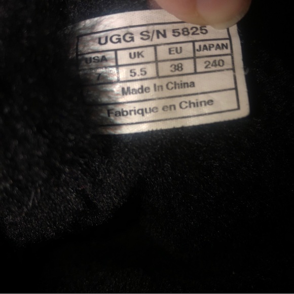 UGG Short boot, black. SZ 7 - Picture 7 of 10